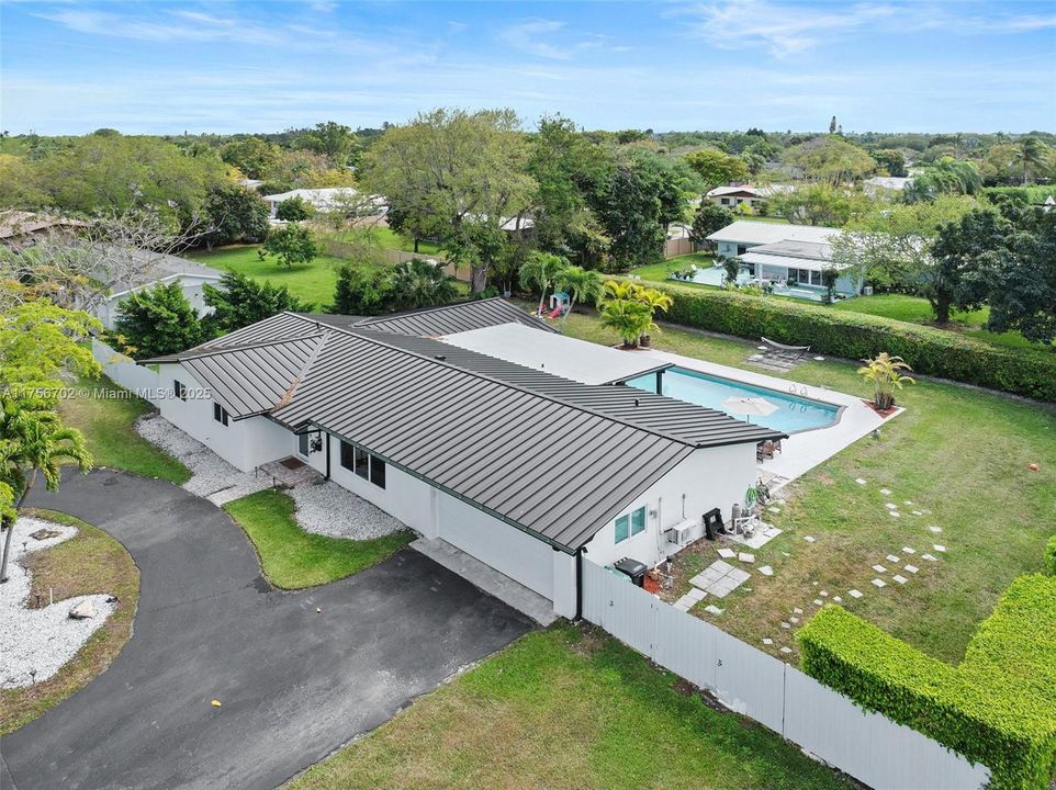 最近售出: $1,199,000 (4 贝兹, 3 浴室, 2054 平方英尺)