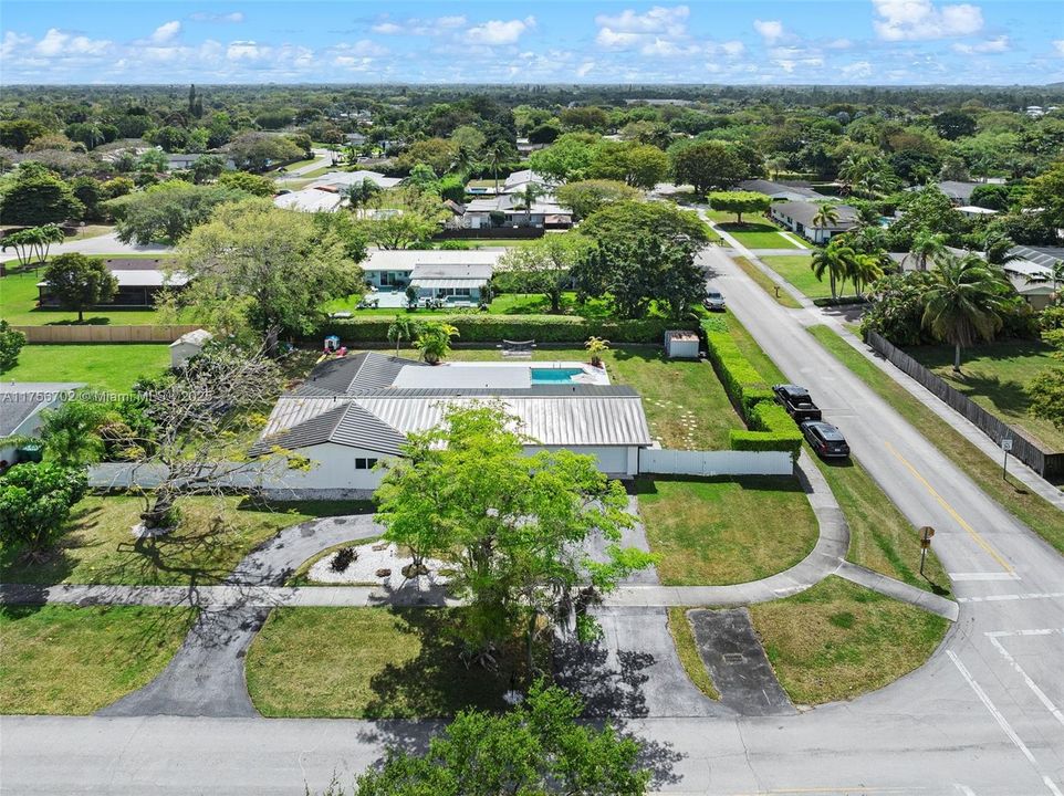 最近售出: $1,199,000 (4 贝兹, 3 浴室, 2054 平方英尺)