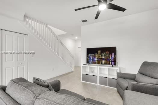 最近售出: $430,000 (3 贝兹, 3 浴室, 1328 平方英尺)