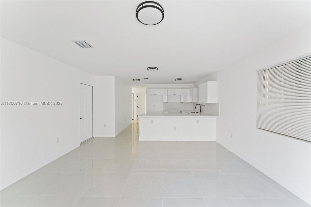 Vendido Recientemente: $499,000 (3 camas, 2 baños, 1081 Pies cuadrados)