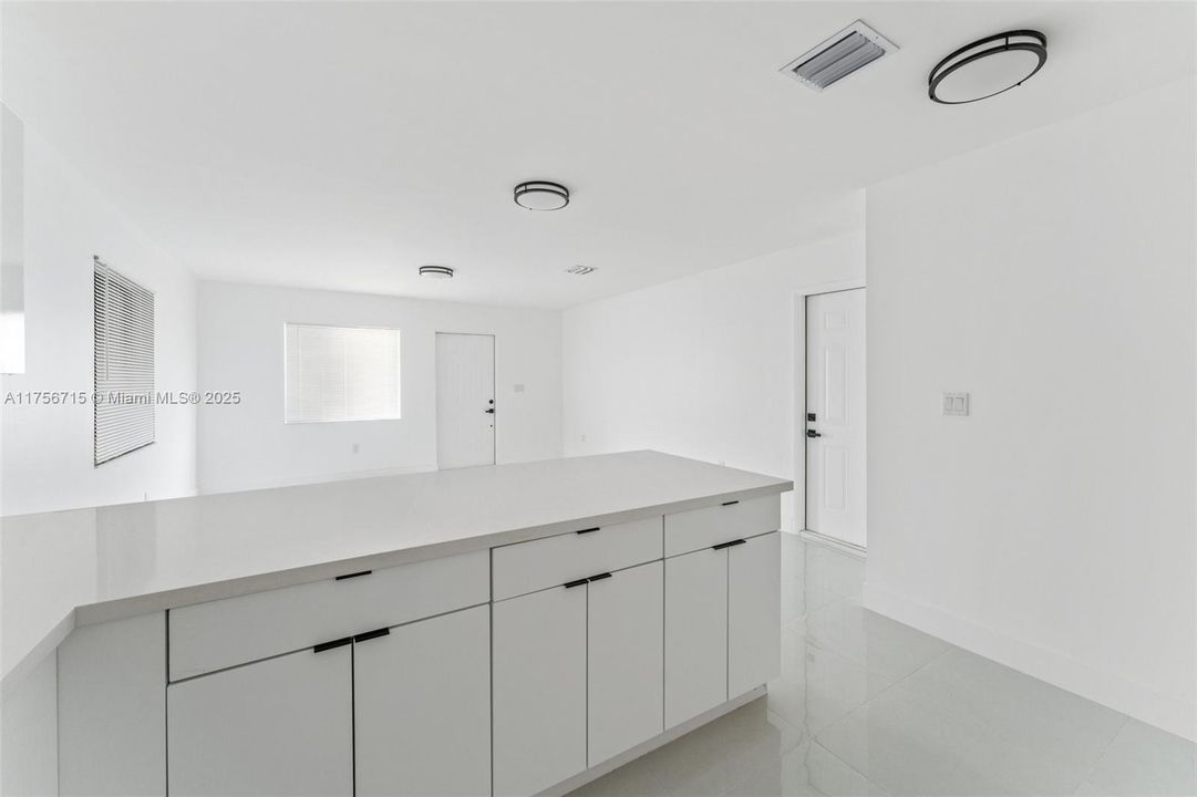 Vendido Recientemente: $499,000 (3 camas, 2 baños, 1081 Pies cuadrados)