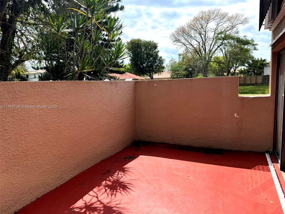 最近租的: $2,300 (2 贝兹, 1 浴室, 1018 平方英尺)