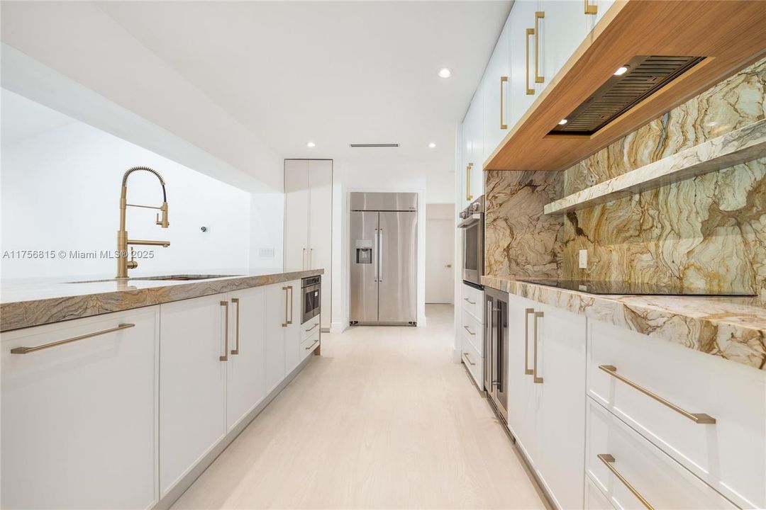 Recientemente alquilado: $13,000 (4 camas, 3 baños, 2312 Pies cuadrados)