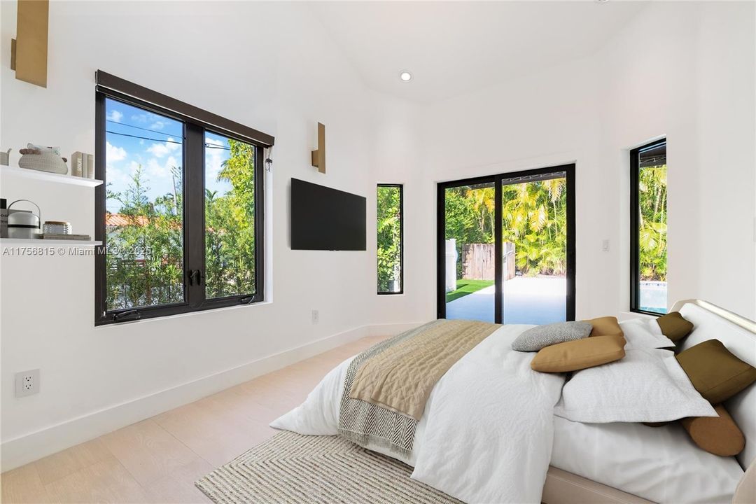 Recientemente alquilado: $13,000 (4 camas, 3 baños, 2312 Pies cuadrados)