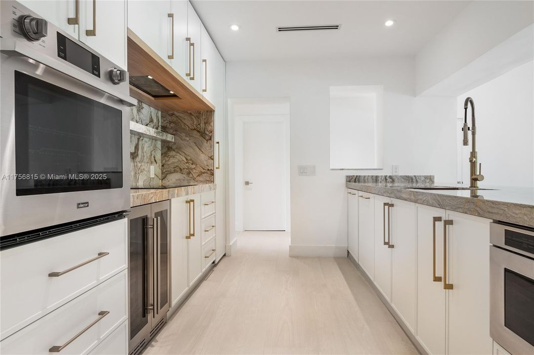 Recientemente alquilado: $13,000 (4 camas, 3 baños, 2312 Pies cuadrados)
