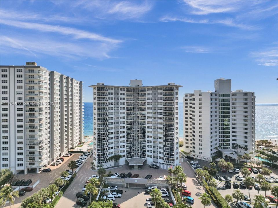 For Sale: $300,000 (1 beds, 1 baths, 600 Square Feet)