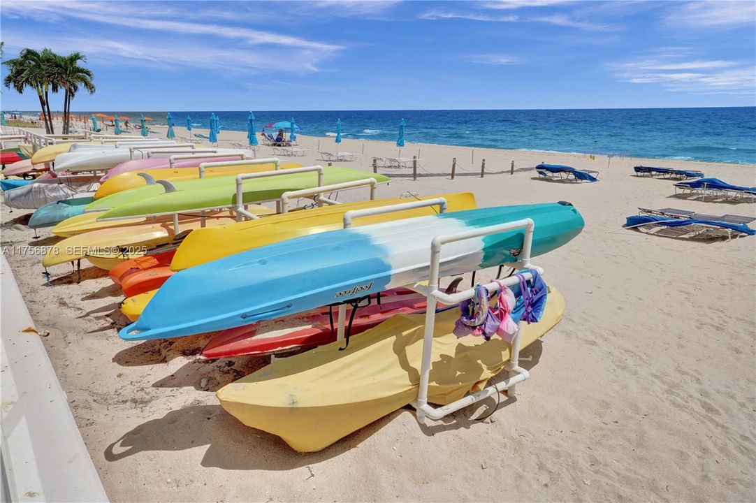 For Sale: $300,000 (1 beds, 1 baths, 600 Square Feet)