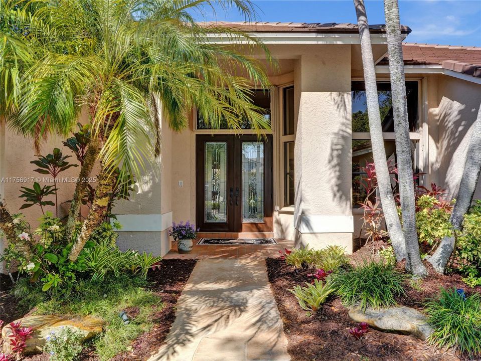 Recently Sold: $1,195,000 (5 beds, 3 baths, 2825 Square Feet)