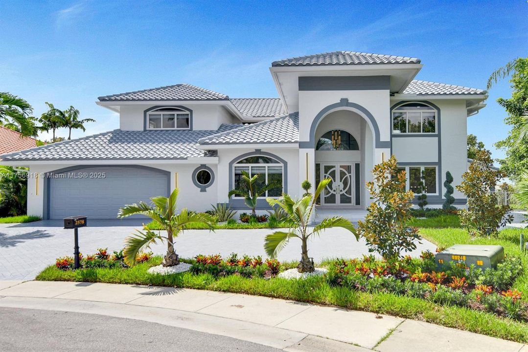 For Sale: $3,895,000 (6 beds, 6 baths, 4201 Square Feet)