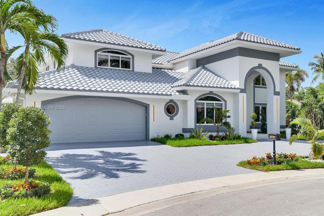 For Sale: $3,895,000 (6 beds, 6 baths, 4201 Square Feet)