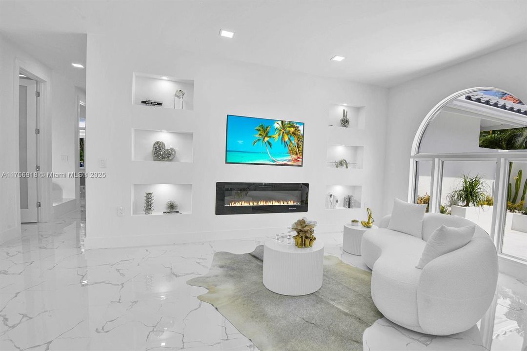For Sale: $3,895,000 (6 beds, 6 baths, 4201 Square Feet)