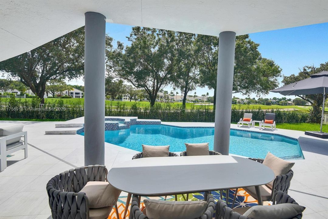 For Sale: $3,895,000 (6 beds, 6 baths, 4201 Square Feet)