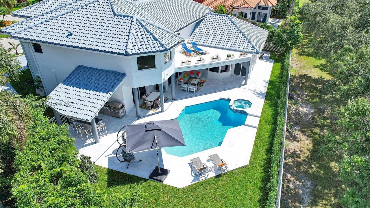 For Sale: $3,895,000 (6 beds, 6 baths, 4201 Square Feet)