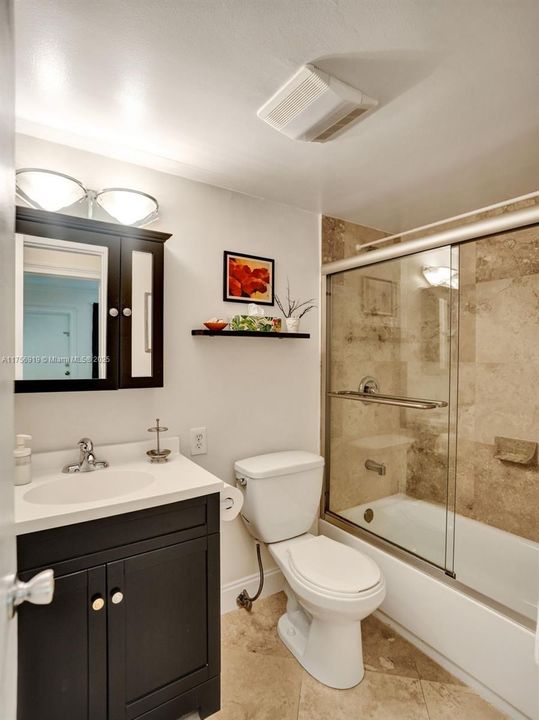 For Sale: $215,000 (2 beds, 2 baths, 800 Square Feet)