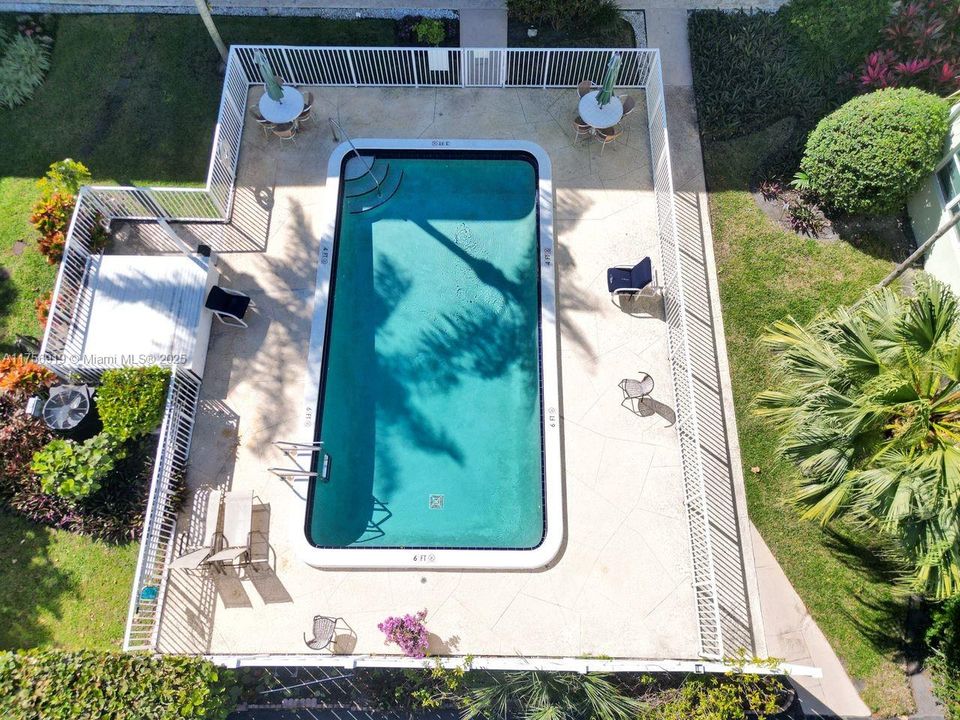 For Sale: $215,000 (2 beds, 2 baths, 800 Square Feet)