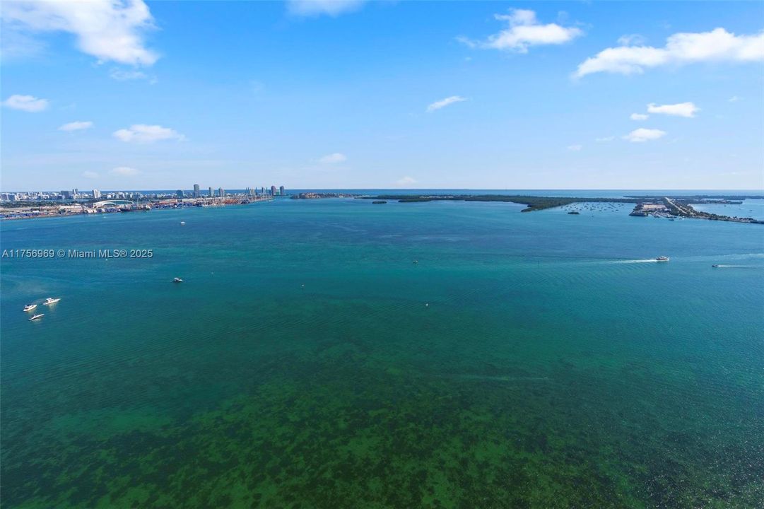 合同活跃: $4,350,000 (4 贝兹, 4 浴室, 3415 平方英尺)