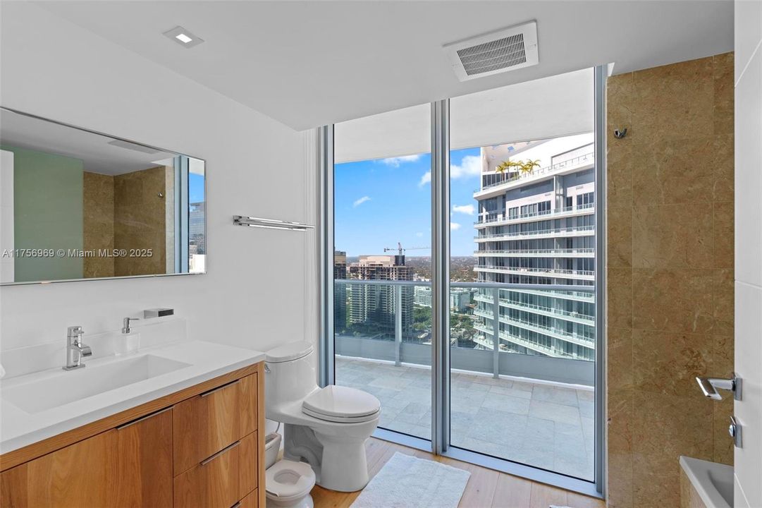 合同活跃: $4,350,000 (4 贝兹, 4 浴室, 3415 平方英尺)