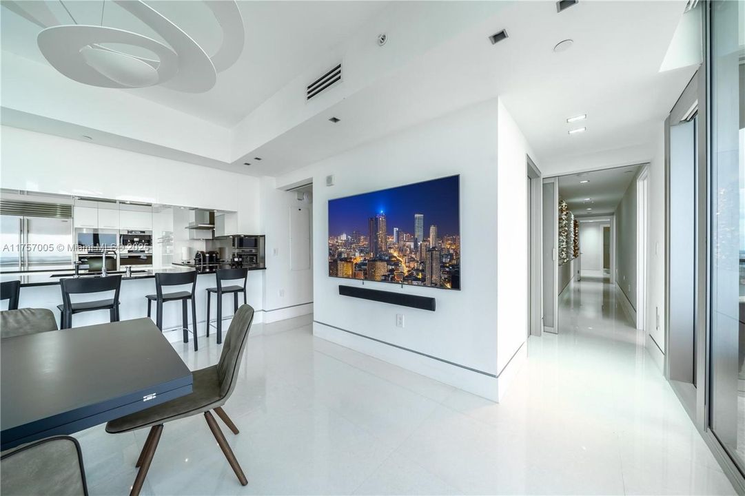 待售: $3,650,000 (4 贝兹, 4 浴室, 2485 平方英尺)