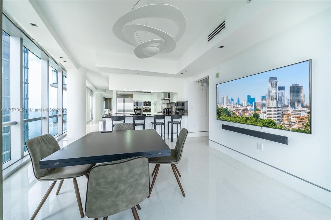 待售: $3,650,000 (4 贝兹, 4 浴室, 2485 平方英尺)