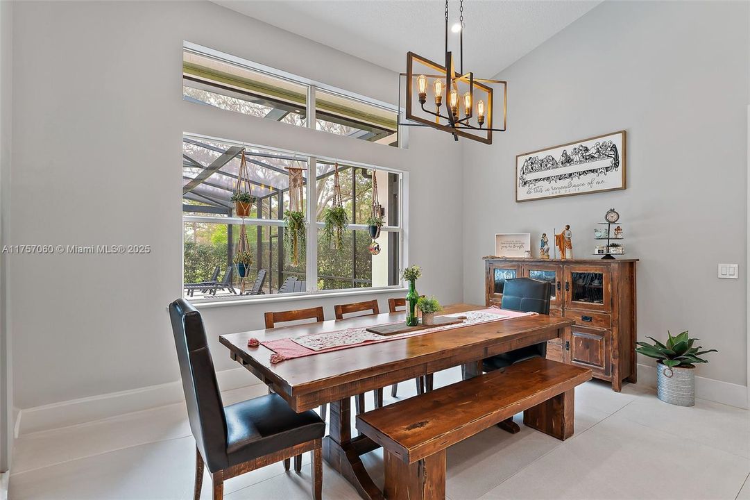 Recently Sold: $2,900,000 (5 beds, 4 baths, 4884 Square Feet)