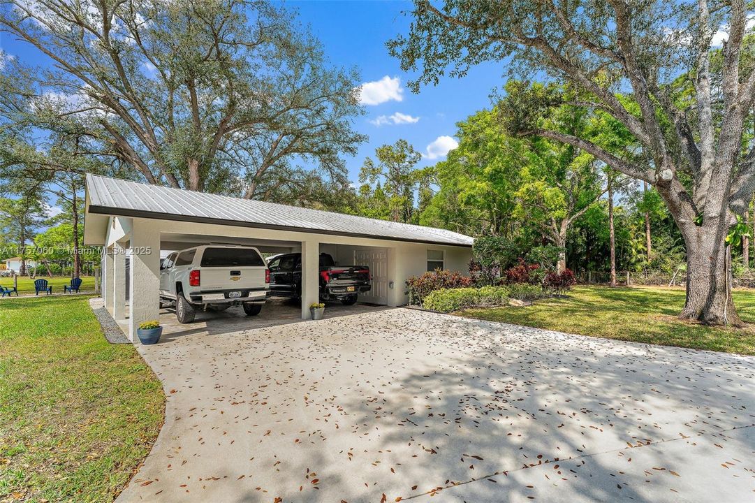 Recently Sold: $2,900,000 (5 beds, 4 baths, 4884 Square Feet)