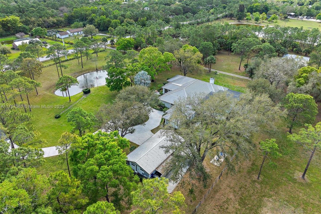 Recently Sold: $2,900,000 (5 beds, 4 baths, 4884 Square Feet)