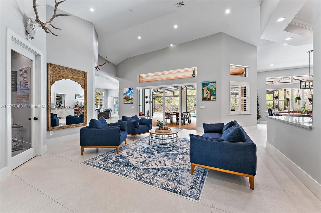 Recently Sold: $2,900,000 (5 beds, 4 baths, 4884 Square Feet)