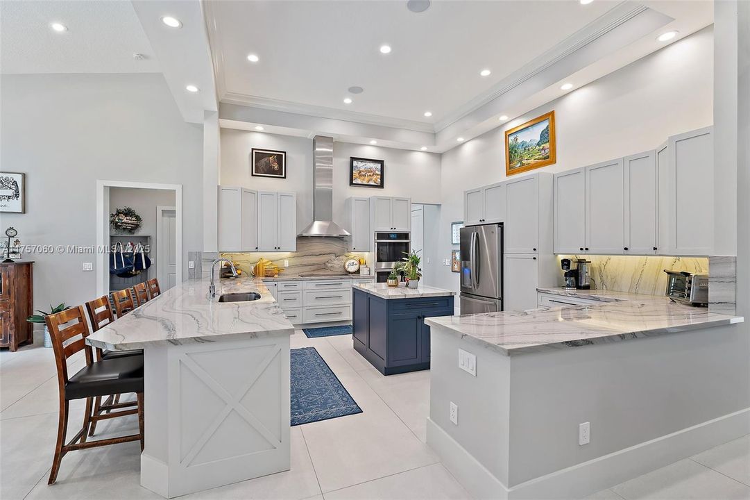 Recently Sold: $2,900,000 (5 beds, 4 baths, 4884 Square Feet)