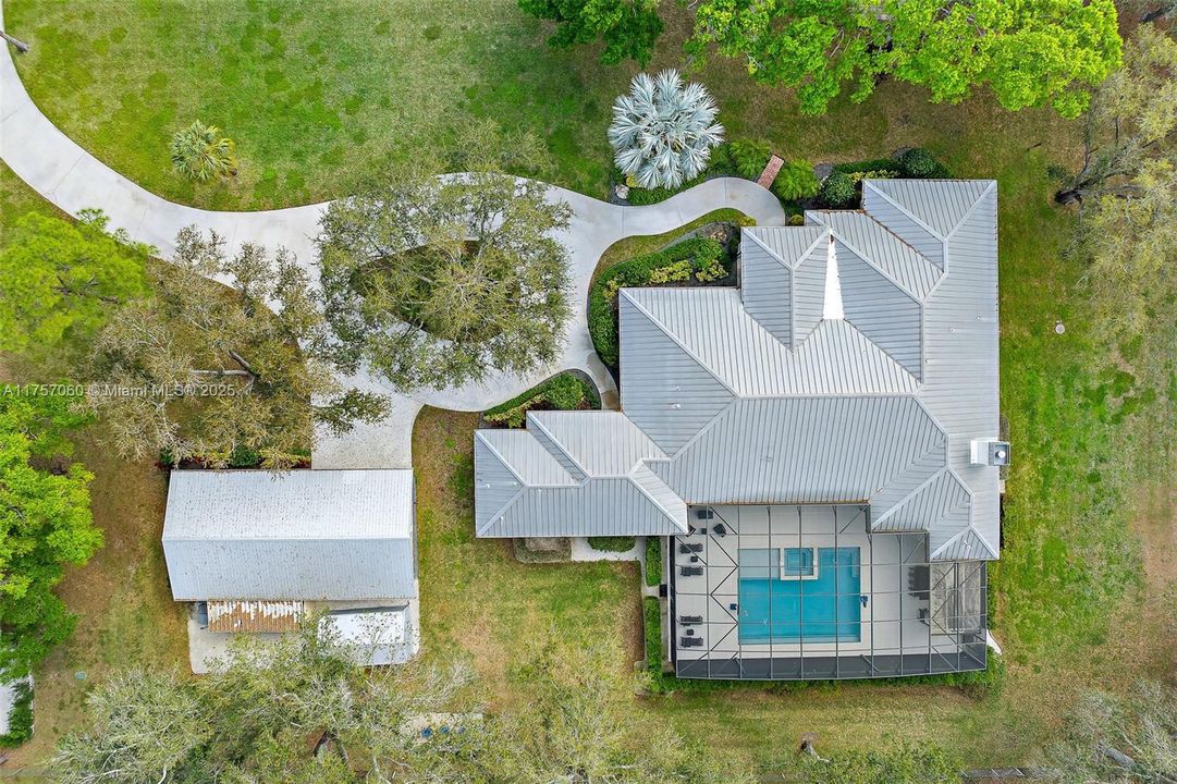 Recently Sold: $2,900,000 (5 beds, 4 baths, 4884 Square Feet)