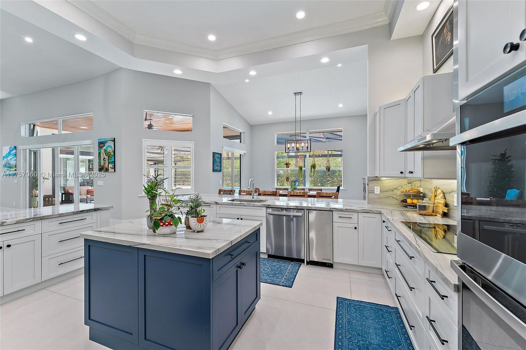 Recently Sold: $2,900,000 (5 beds, 4 baths, 4884 Square Feet)