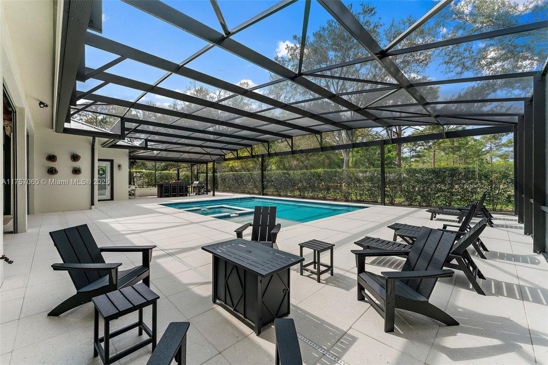 Recently Sold: $2,900,000 (5 beds, 4 baths, 4884 Square Feet)