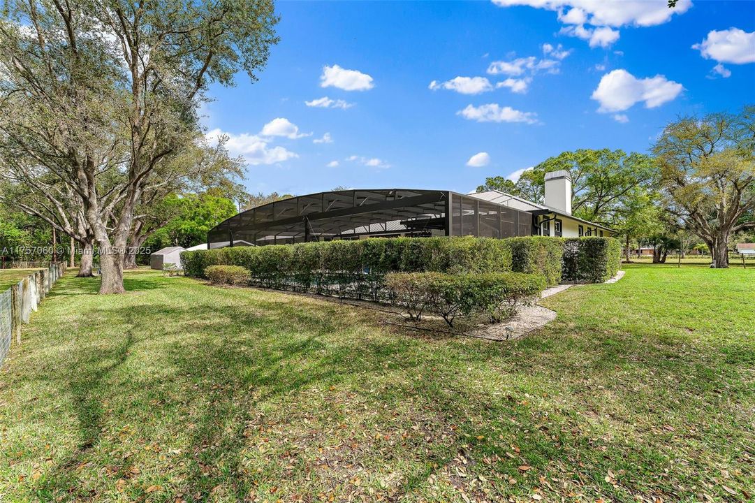 Recently Sold: $2,900,000 (5 beds, 4 baths, 4884 Square Feet)