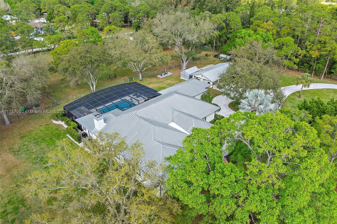 Recently Sold: $2,900,000 (5 beds, 4 baths, 4884 Square Feet)