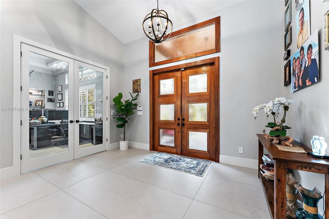 Recently Sold: $2,900,000 (5 beds, 4 baths, 4884 Square Feet)