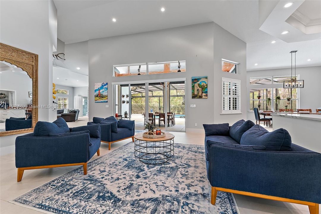 Recently Sold: $2,900,000 (5 beds, 4 baths, 4884 Square Feet)
