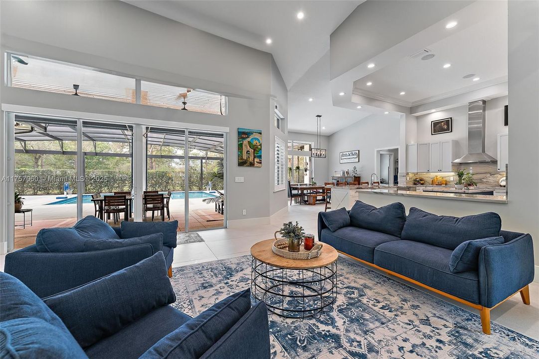 Recently Sold: $2,900,000 (5 beds, 4 baths, 4884 Square Feet)