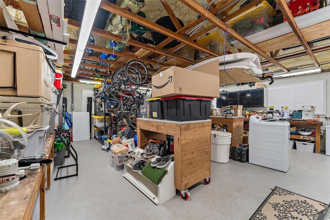 Recently Sold: $2,900,000 (5 beds, 4 baths, 4884 Square Feet)