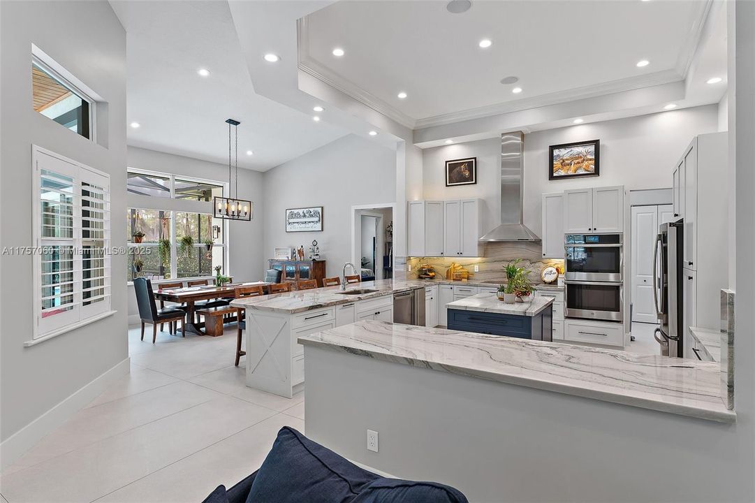 Recently Sold: $2,900,000 (5 beds, 4 baths, 4884 Square Feet)