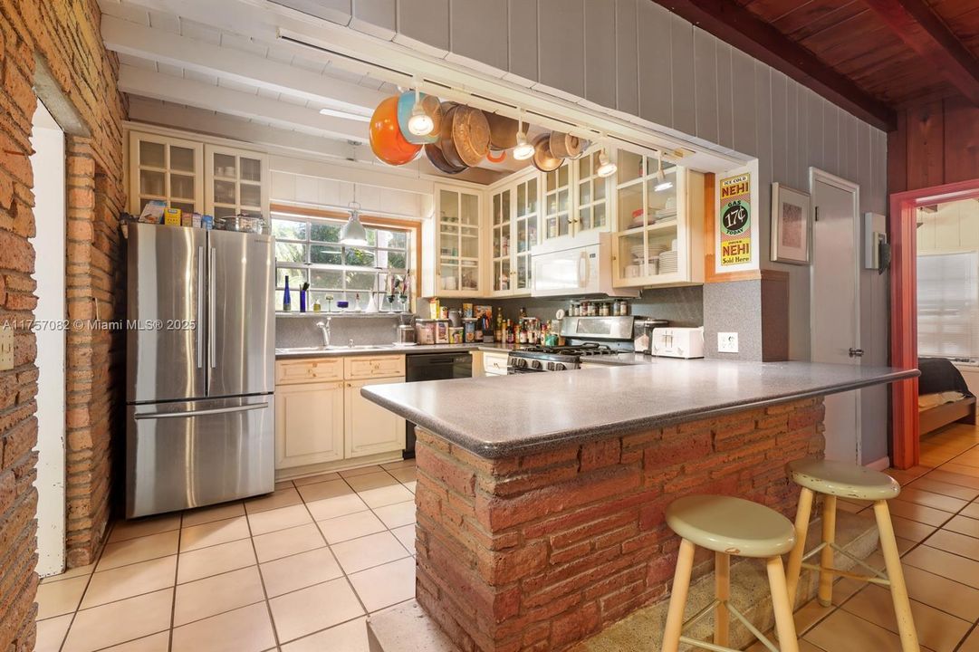 Vendido Recientemente: $1,550,000 (2 camas, 1 baños, 1556 Pies cuadrados)