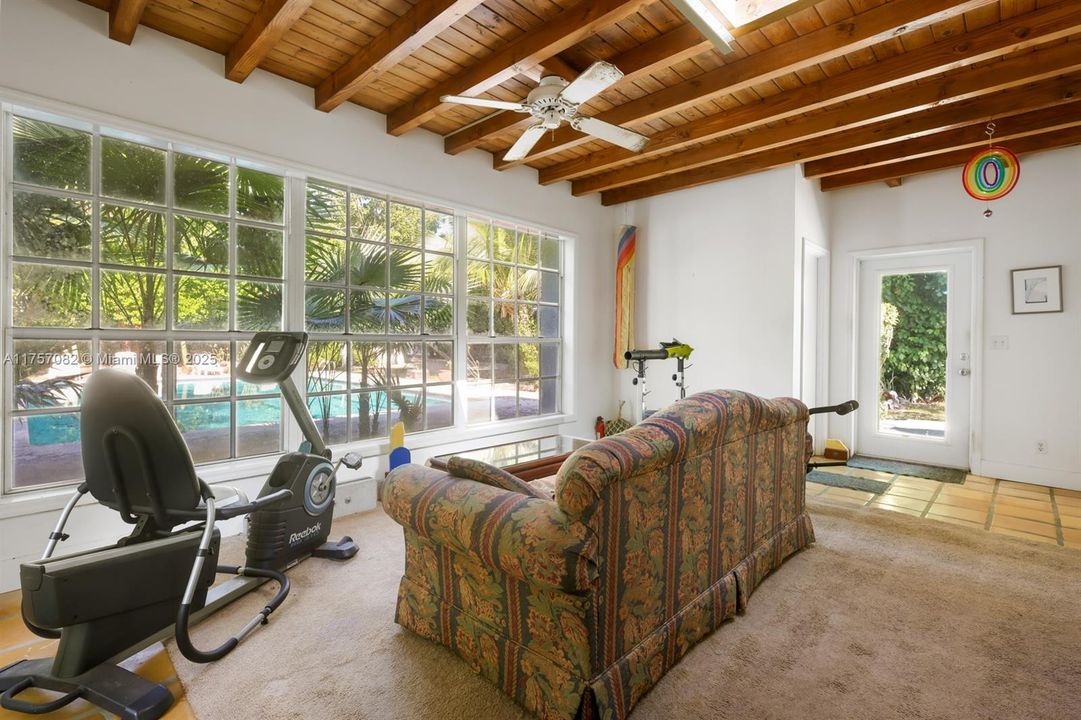 Vendido Recientemente: $1,550,000 (2 camas, 1 baños, 1556 Pies cuadrados)