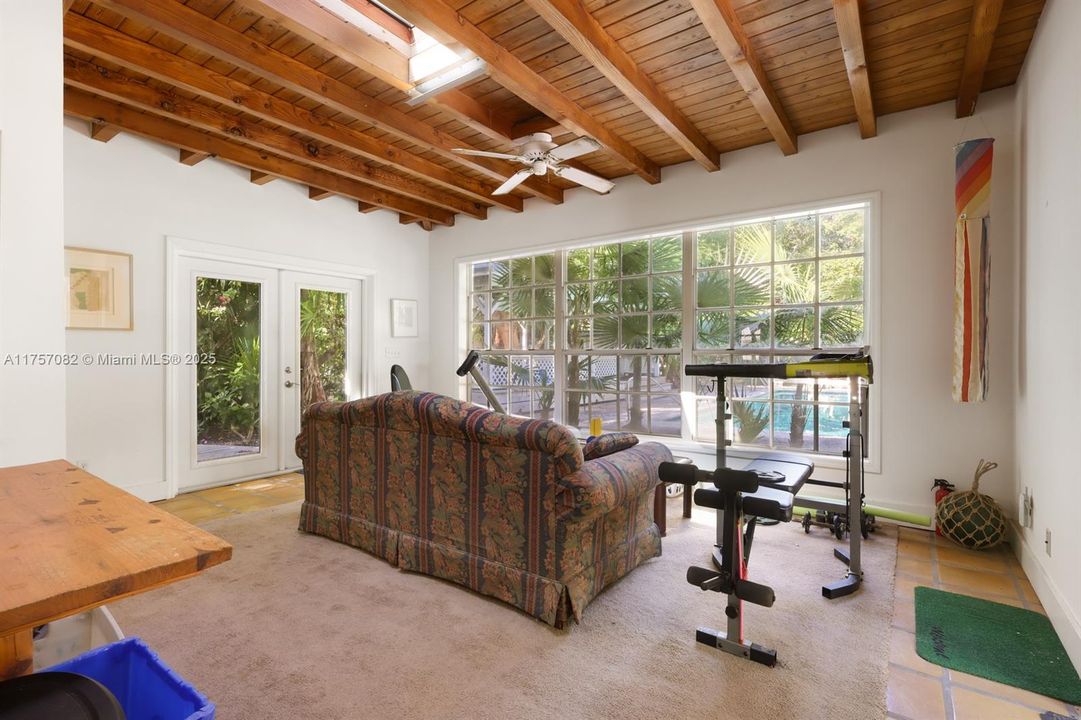 Vendido Recientemente: $1,550,000 (2 camas, 1 baños, 1556 Pies cuadrados)