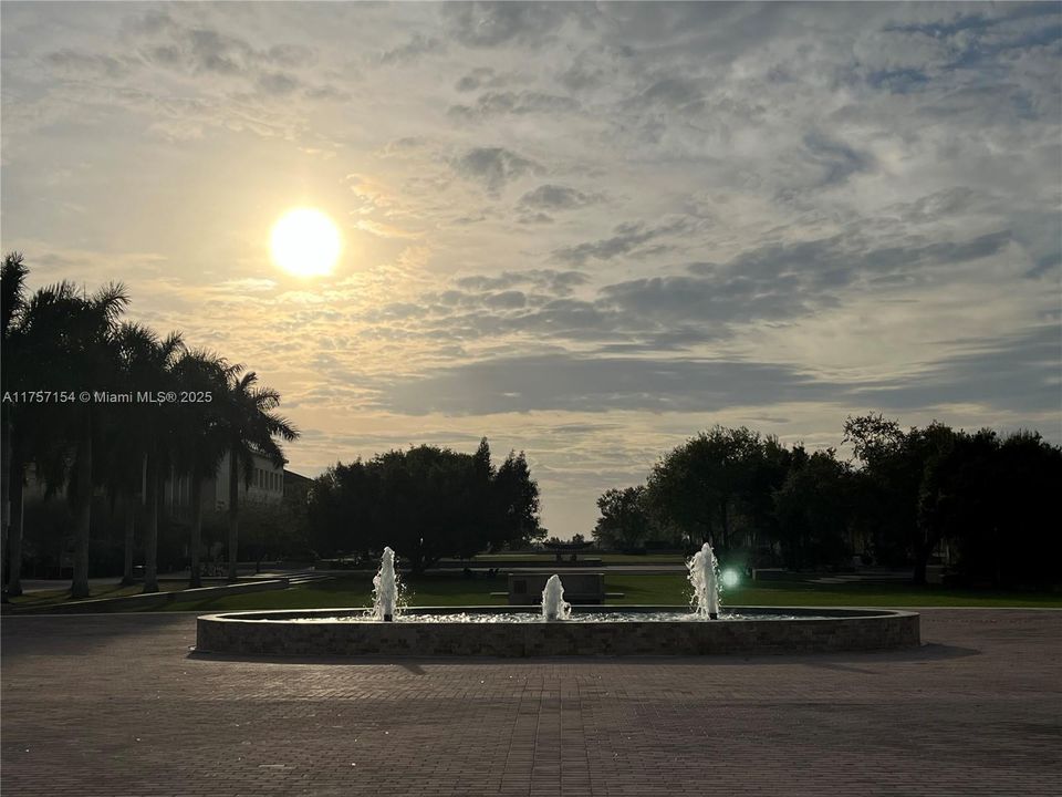 Recientemente alquilado: $2,200 (3 camas, 2 baños, 1958 Pies cuadrados)