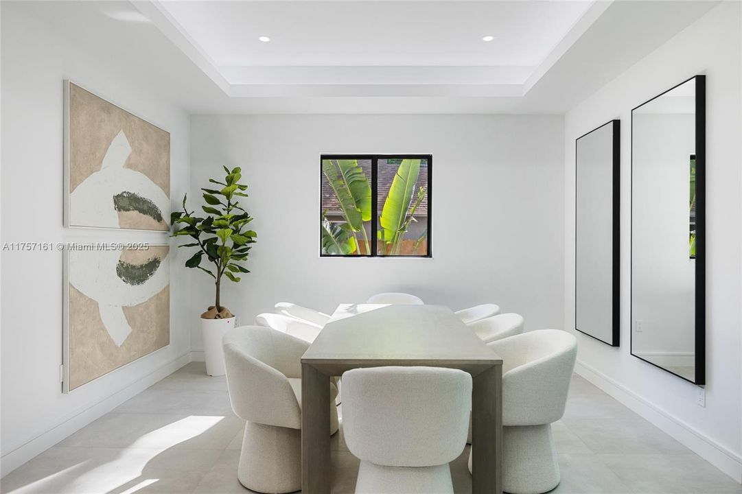 Недавно продано: $2,095,000 (4 спален, 3 ванн, 3235 Квадратных фут)