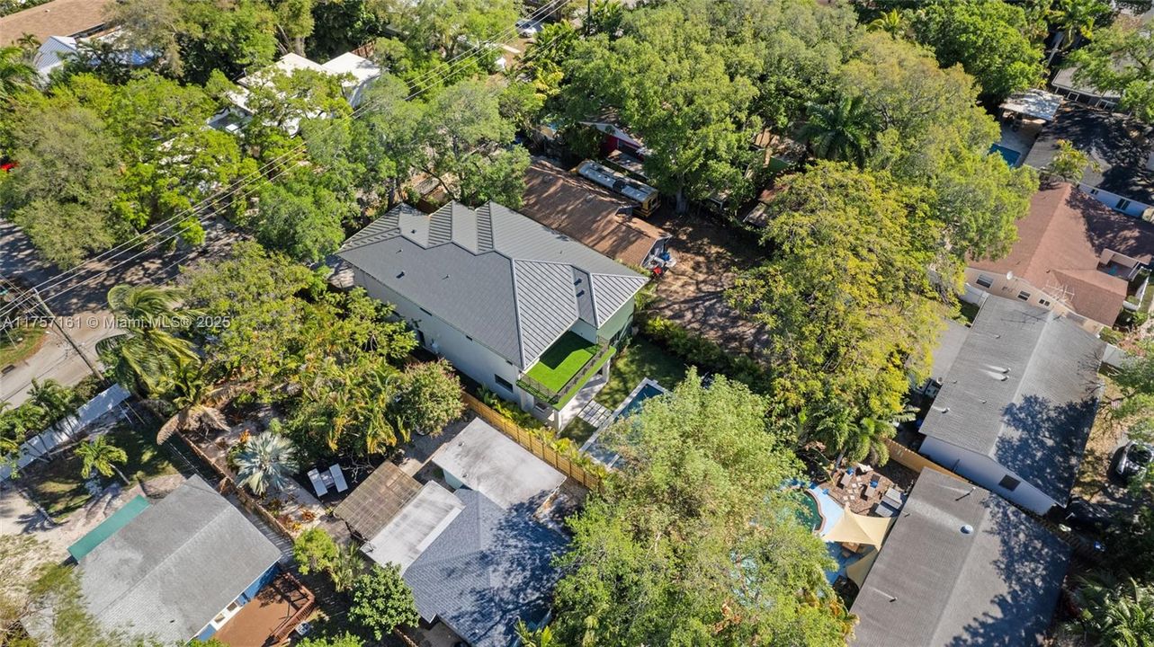 Недавно продано: $2,095,000 (4 спален, 3 ванн, 3235 Квадратных фут)