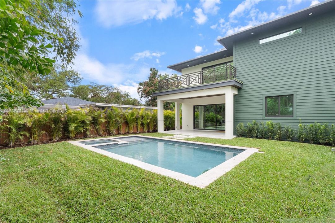 Недавно продано: $2,095,000 (4 спален, 3 ванн, 3235 Квадратных фут)