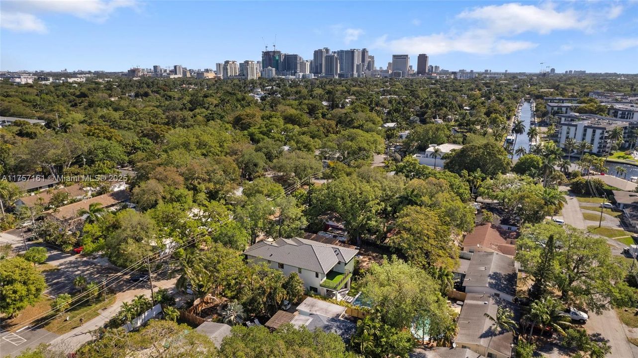 Недавно продано: $2,095,000 (4 спален, 3 ванн, 3235 Квадратных фут)