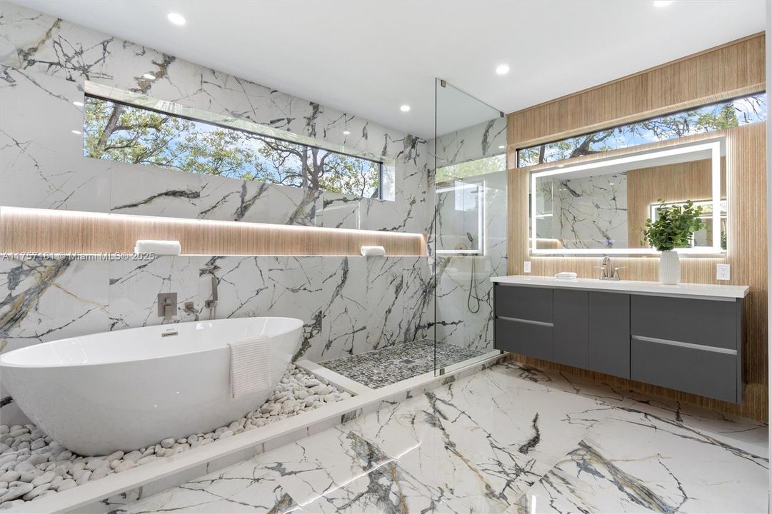 Недавно продано: $2,095,000 (4 спален, 3 ванн, 3235 Квадратных фут)