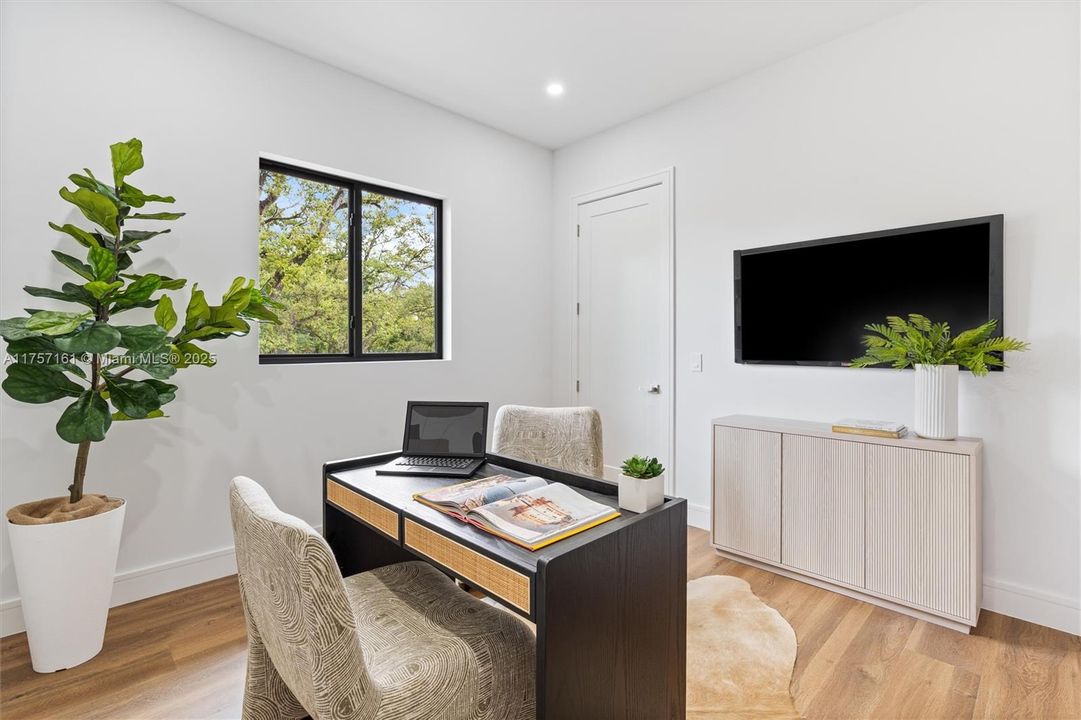 Недавно продано: $2,095,000 (4 спален, 3 ванн, 3235 Квадратных фут)