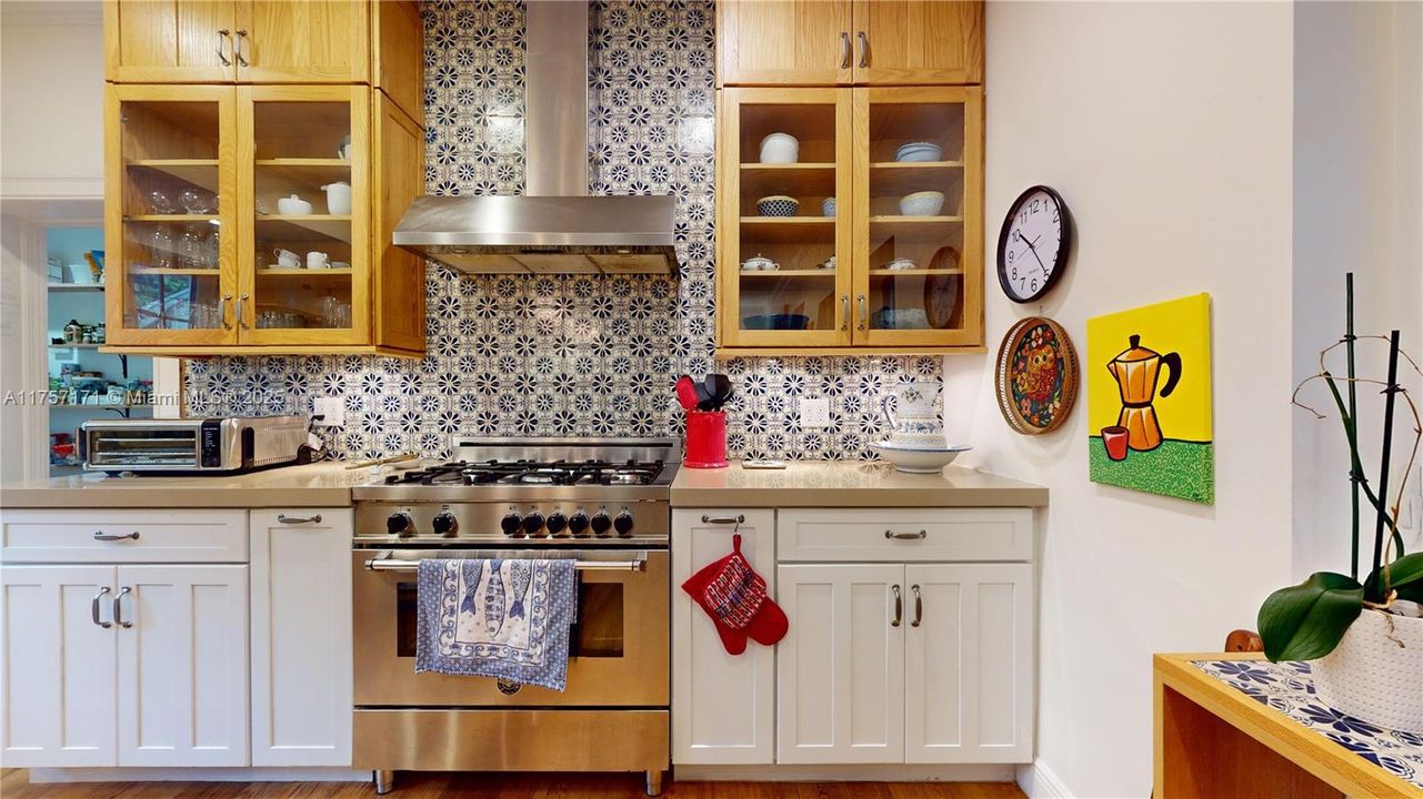 Recently Sold: $2,850,000 (4 beds, 3 baths, 2939 Square Feet)