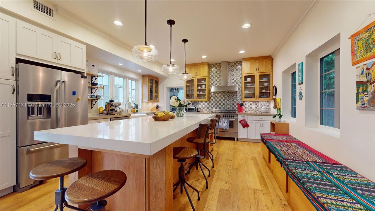 Recently Sold: $2,850,000 (4 beds, 3 baths, 2939 Square Feet)